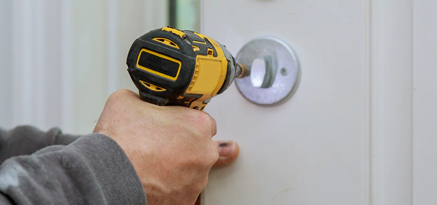 Street Locksmith For Smart Lock Repair in East Pasadena, CA